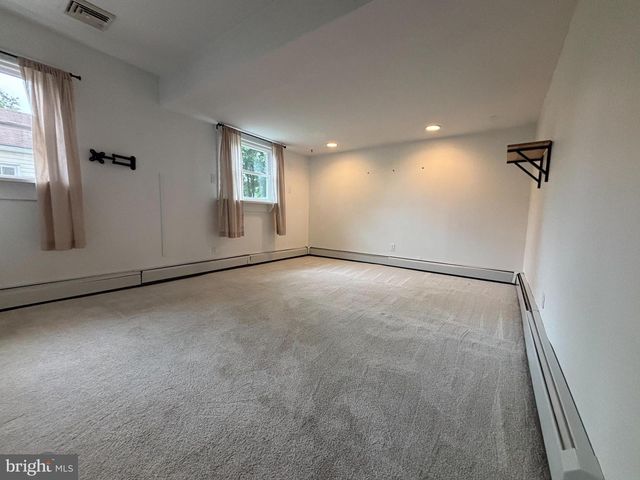 64 VALLEY RD, Phoenixville, PA 19460