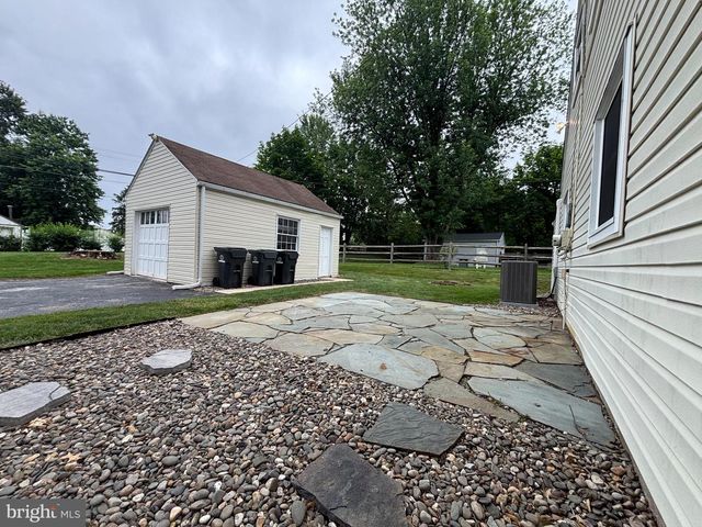 64 VALLEY RD, Phoenixville, PA 19460