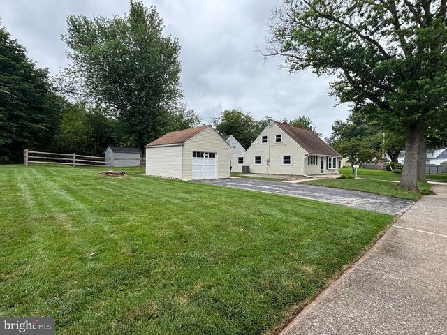 64 VALLEY RD, Phoenixville, PA 19460