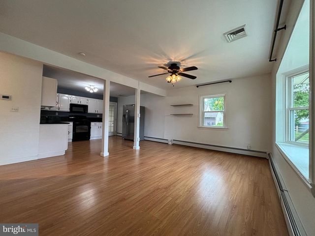 64 VALLEY RD, Phoenixville, PA 19460