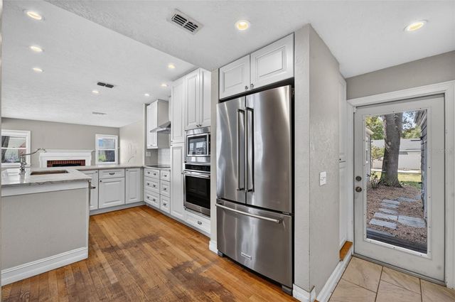 800 W SMITH STREET, Orlando, FL 32804