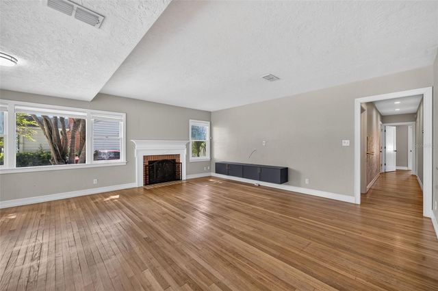 800 W SMITH STREET, Orlando, FL 32804