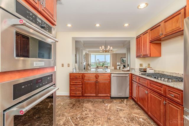 2121 Alpine Place, Cincinnati, OH 45206