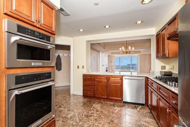 2121 Alpine Place, Cincinnati, OH 45206