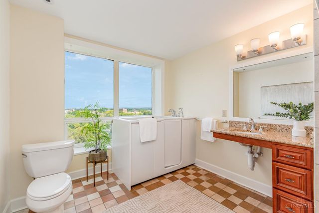 2121 Alpine Place, Cincinnati, OH 45206