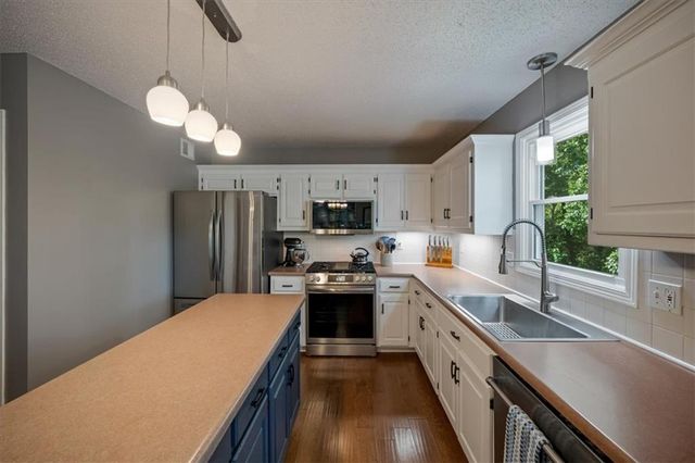 1512 NW 79th Terrace, Kansas City, MO 64118