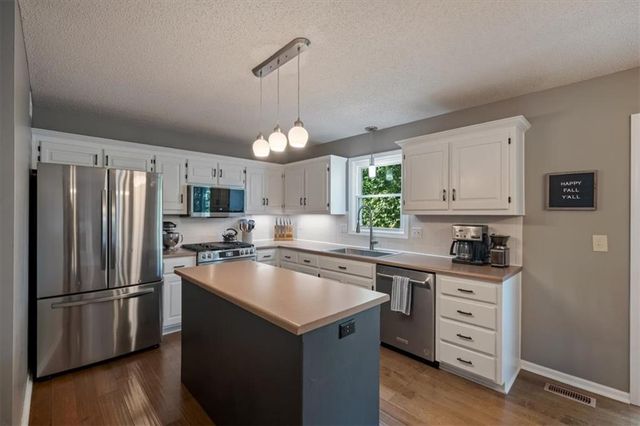 1512 NW 79th Terrace, Kansas City, MO 64118