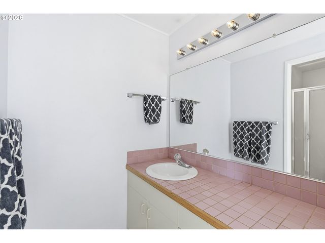 3433 MCNARY Pkwy 803, Lake Oswego, OR 97035