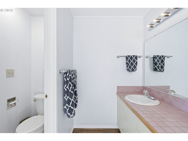 3433 MCNARY Pkwy 803, Lake Oswego, OR 97035