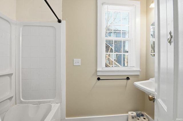 1309 W JACKSON, Muncie, IN 47303