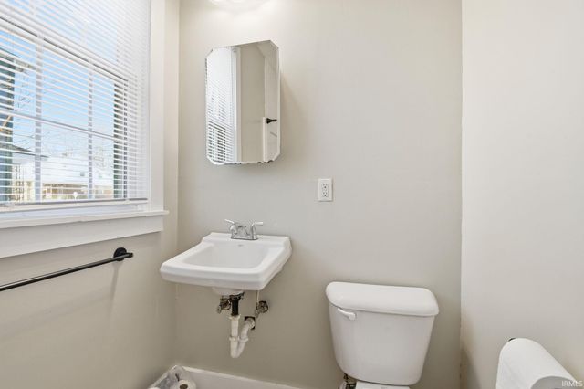 1309 W JACKSON, Muncie, IN 47303