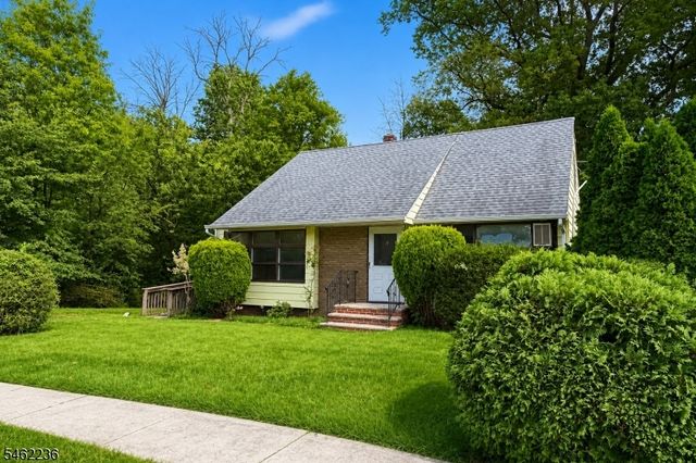 77 Independence Dr, Roselle Boro, NJ 07203