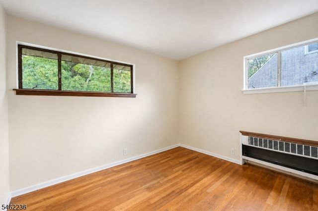 77 Independence Dr, Roselle Boro, NJ 07203
