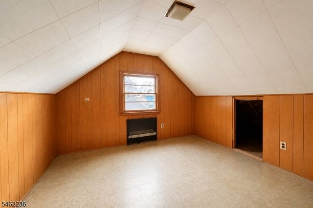 77 Independence Dr, Roselle Boro, NJ 07203