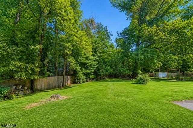 77 Independence Dr, Roselle Boro, NJ 07203