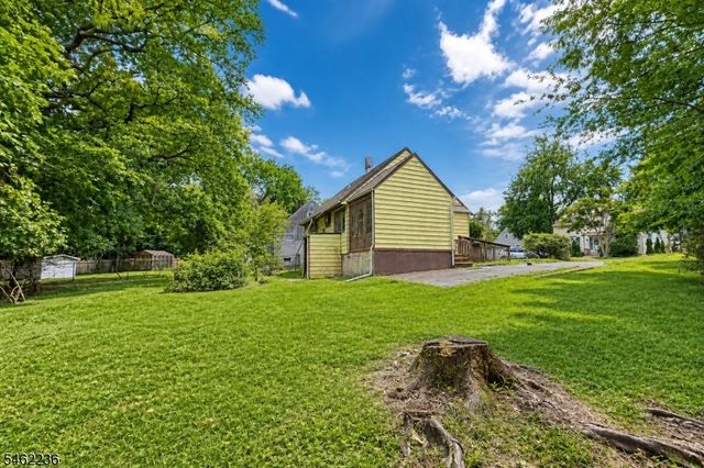 77 Independence Dr, Roselle Boro, NJ 07203