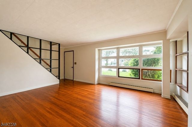 77 Independence Dr, Roselle Boro, NJ 07203