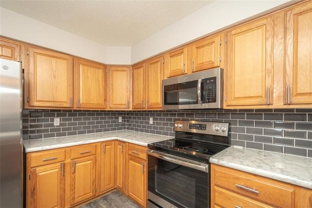 1729 Whitmore Court, Lawrence, KS 66046