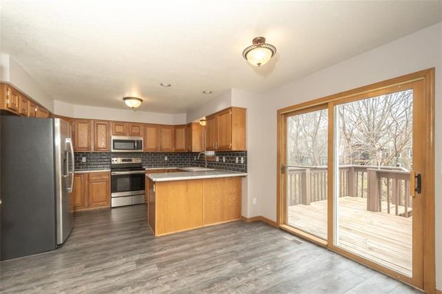 1729 Whitmore Court, Lawrence, KS 66046