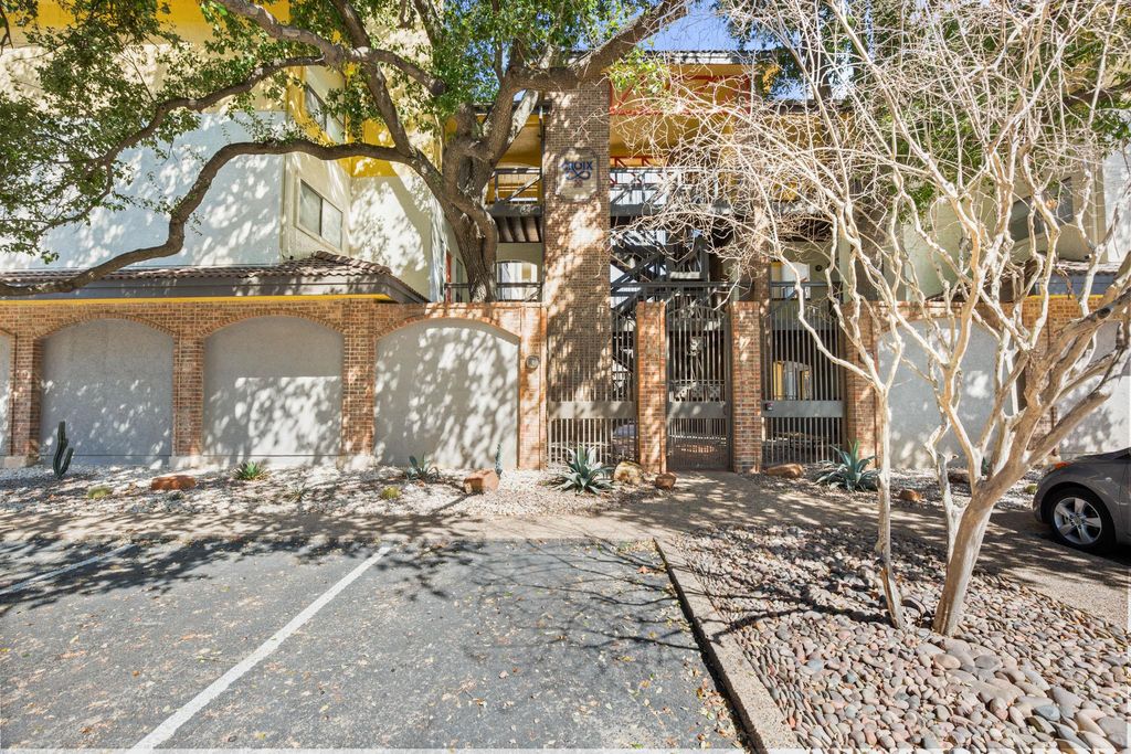 806 W 24th ST 228, Austin, TX 78705