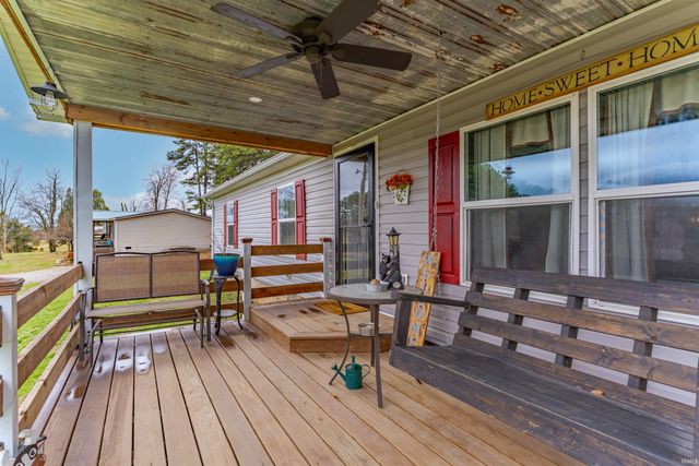 11443 S Whispering Pine Road, Huntingburg, IN 47542