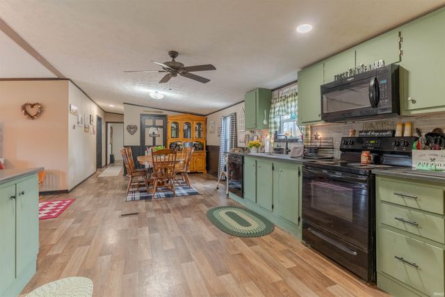 11443 S Whispering Pine Road, Huntingburg, IN 47542