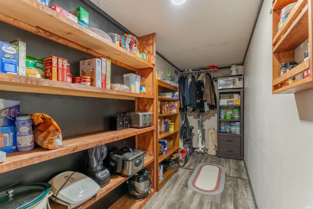 11443 S Whispering Pine Road, Huntingburg, IN 47542