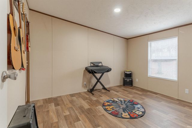 11443 S Whispering Pine Road, Huntingburg, IN 47542