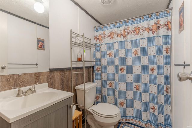 11443 S Whispering Pine Road, Huntingburg, IN 47542