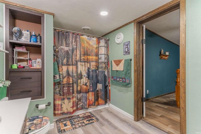 11443 S Whispering Pine Road, Huntingburg, IN 47542