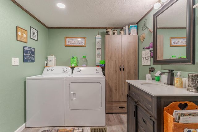 11443 S Whispering Pine Road, Huntingburg, IN 47542