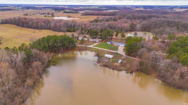 11443 S Whispering Pine Road, Huntingburg, IN 47542