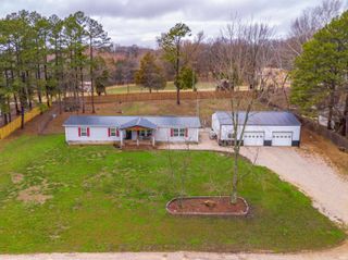 11443 S Whispering Pine Road, Huntingburg, IN 47542