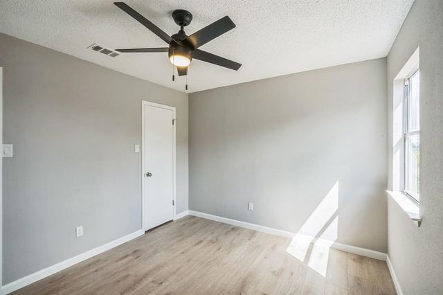 6914 Rifle BND A, Austin, TX 78736