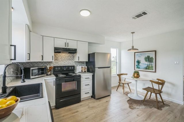6914 Rifle BND A, Austin, TX 78736