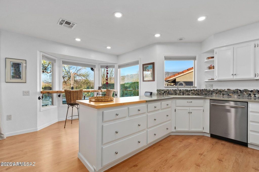 Image 13 of property listing at 14610 N CHALK CREEK Drive, Oro Valley, AZ 85755