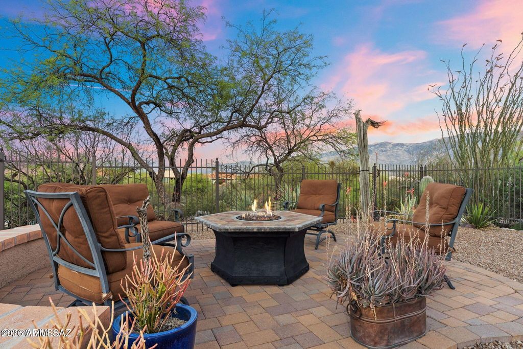 Image 29 of property listing at 14610 N CHALK CREEK Drive, Oro Valley, AZ 85755