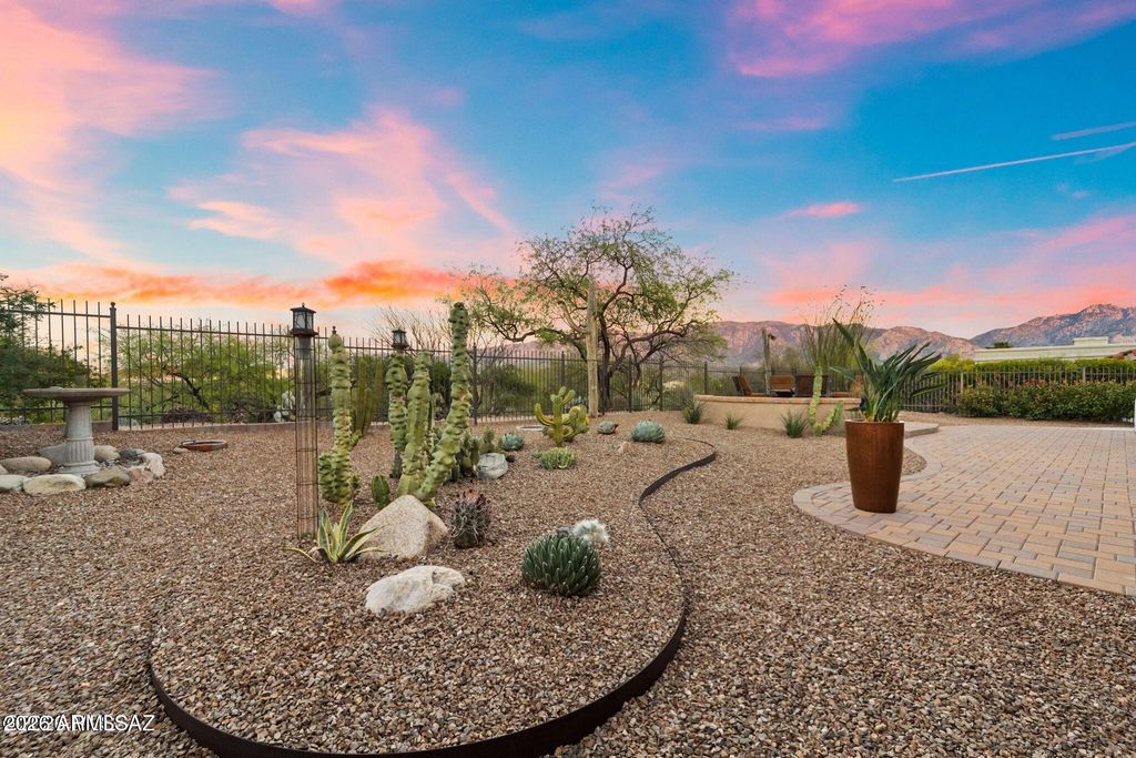 Image 3 of property listing at 14610 N CHALK CREEK Drive, Oro Valley, AZ 85755