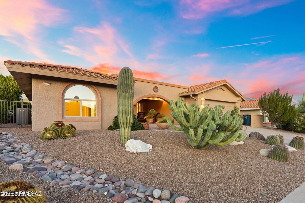 Image 4 of property listing at 14610 N CHALK CREEK Drive, Oro Valley, AZ 85755