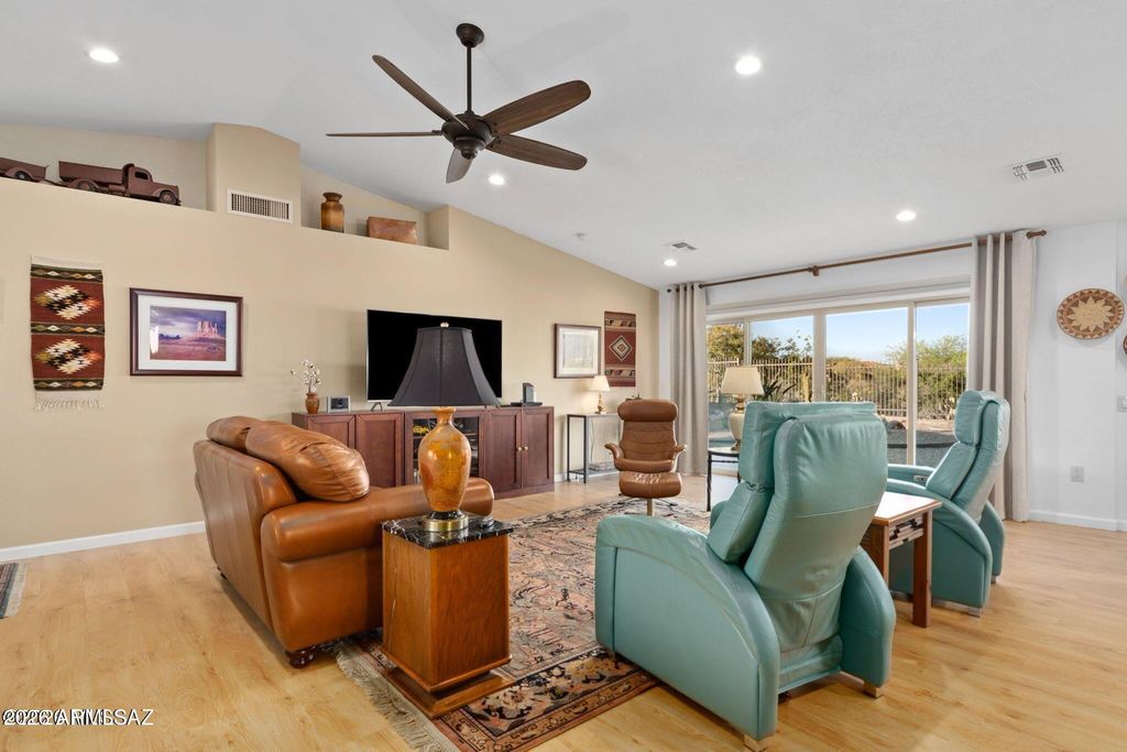 Image 9 of property listing at 14610 N CHALK CREEK Drive, Oro Valley, AZ 85755