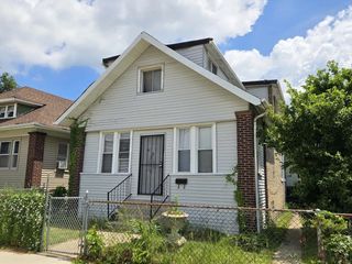 8151 S Bennett Avenue, Chicago, IL 60617