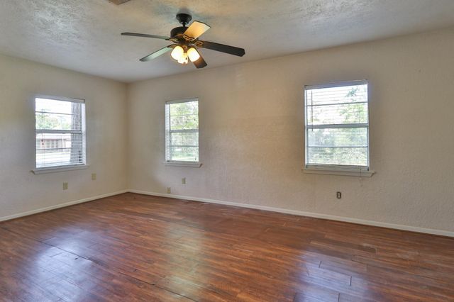 11913 25th Street, Santa Fe, TX 77510