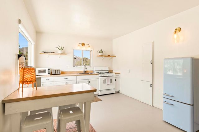8669 Via Rocosa Road, Joshua Tree, CA 92252