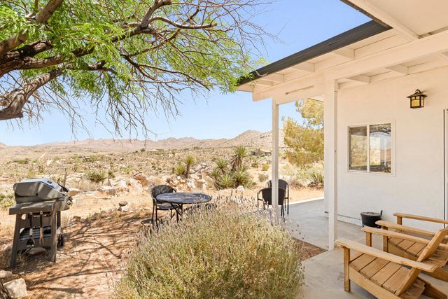 8669 Via Rocosa Road, Joshua Tree, CA 92252