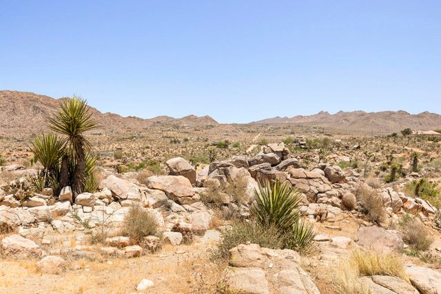 8669 Via Rocosa Road, Joshua Tree, CA 92252
