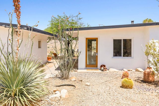 8669 Via Rocosa Road, Joshua Tree, CA 92252