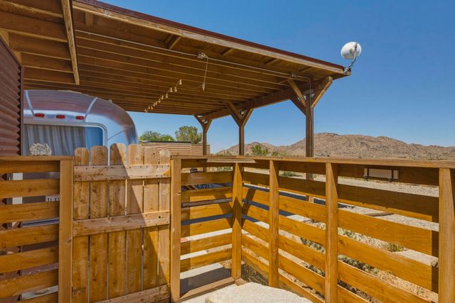 8669 Via Rocosa Road, Joshua Tree, CA 92252
