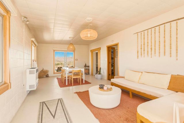 8669 Via Rocosa Road, Joshua Tree, CA 92252