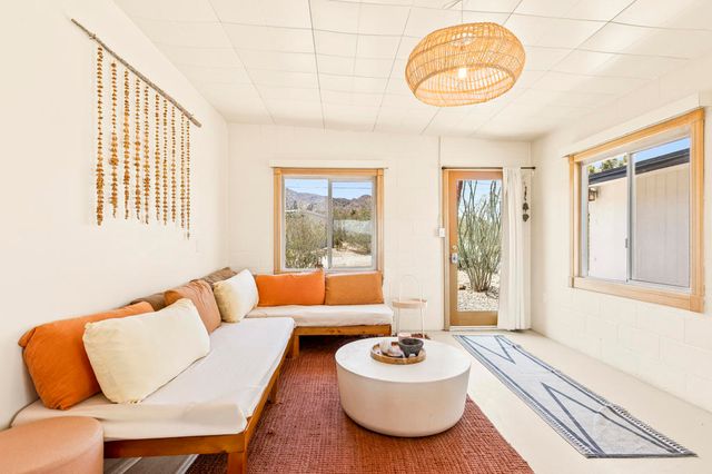 8669 Via Rocosa Road, Joshua Tree, CA 92252