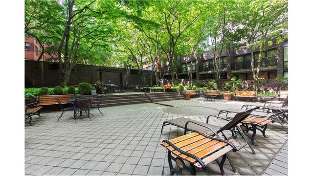 245 E 93rd St Apt 22G, New York City, NY 10128